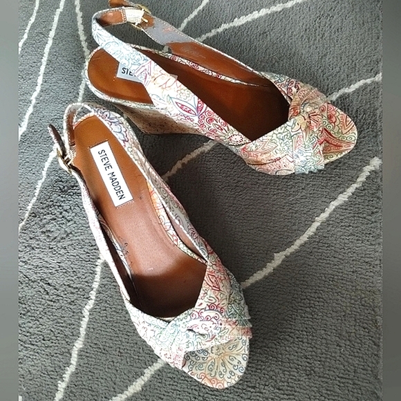 Steve Madden "Crest" Floral Paisley Peep Toe Cork Wede Sandals - Picture 10 of 16